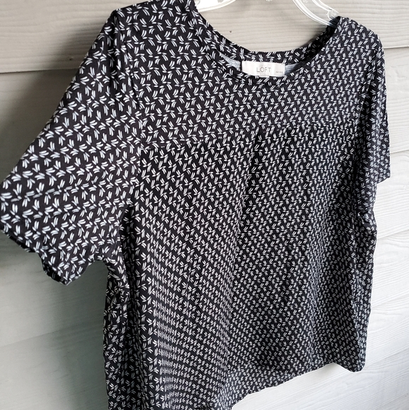LOFT Black & White Monochrome Graphic Patterned Boxy Business Casual Blouse Top - Picture 13 of 16